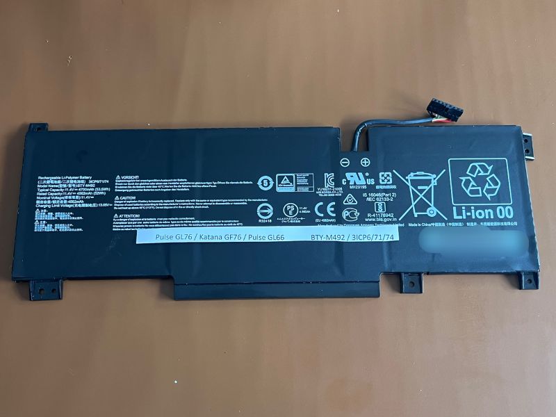 Pin Laptop MSI