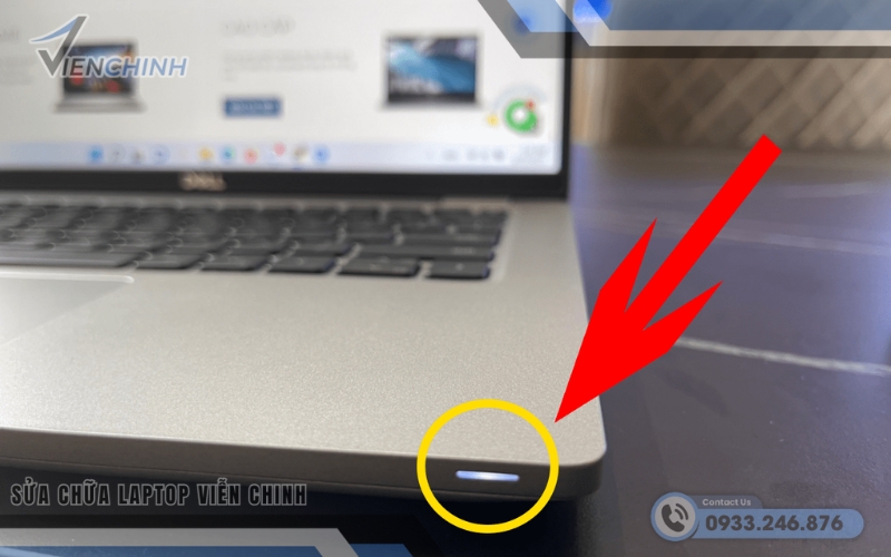 pin laptop nháy vàng