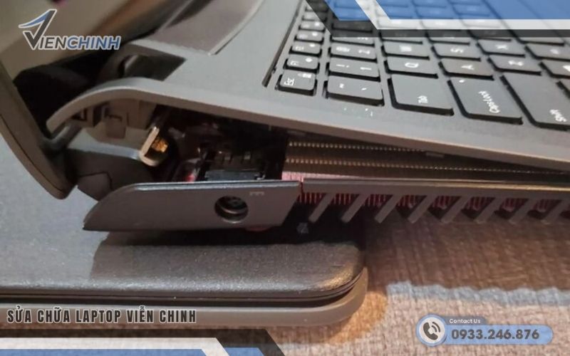 Bản Lề Laptop Bị Hở Có Sao Không?
