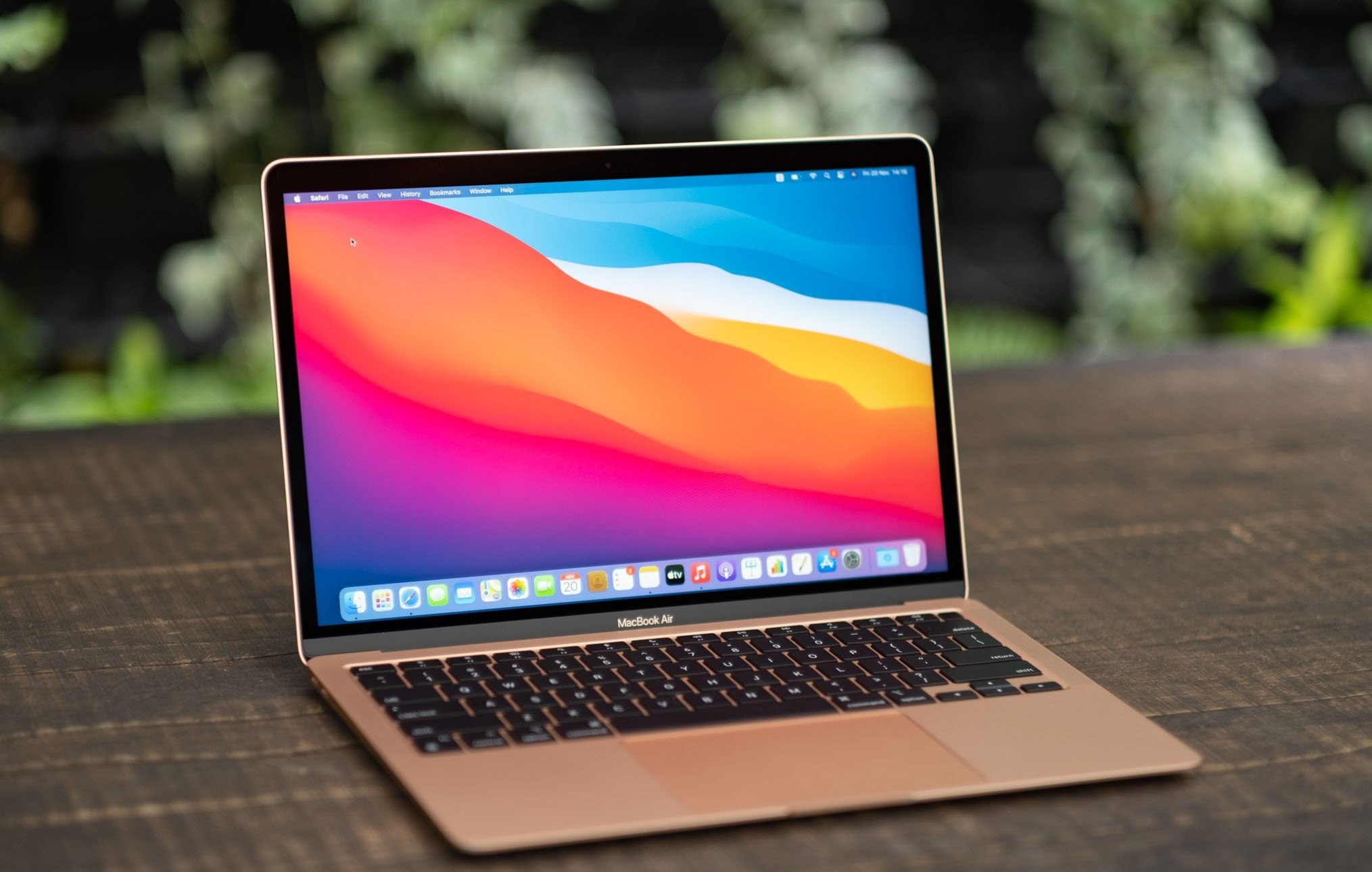 Đánh giá chi tiết Apple MacBook Air 13-inch A2337 (M1, 2020) (Chip M1/8GB/256GB/13.3" 2K) - Rose Gold thời thượng