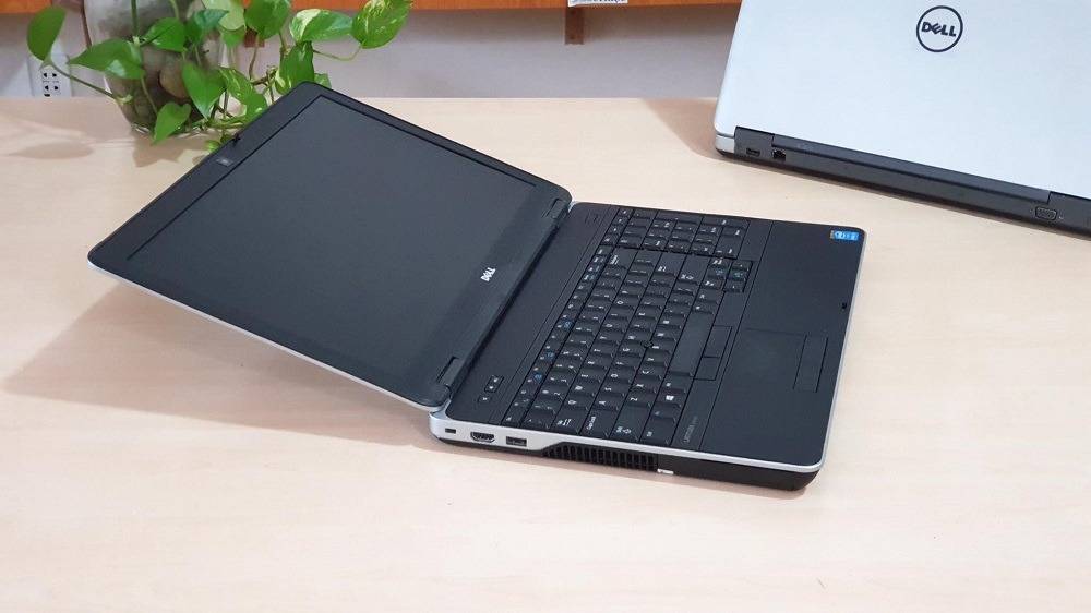 Laptop Cũ Dell Latitude E6540 (i5-4200M/8GB/240GB/8790M 2GB/15.6")