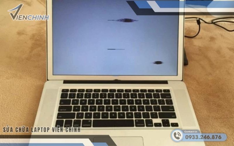 Nguyên Nhân Màn Hình Laptop Bị Chấm Đen